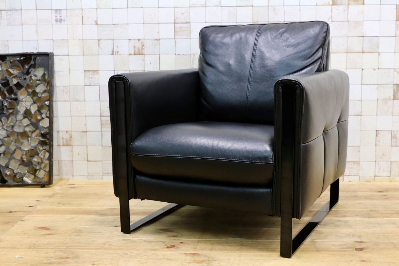 GMIK541○IDC大塚家具 アームチェア L|S 58N エルエス58 革 J-023Cブラック色 1人掛けソファ シングルソファ 24年製 定価約15.2万