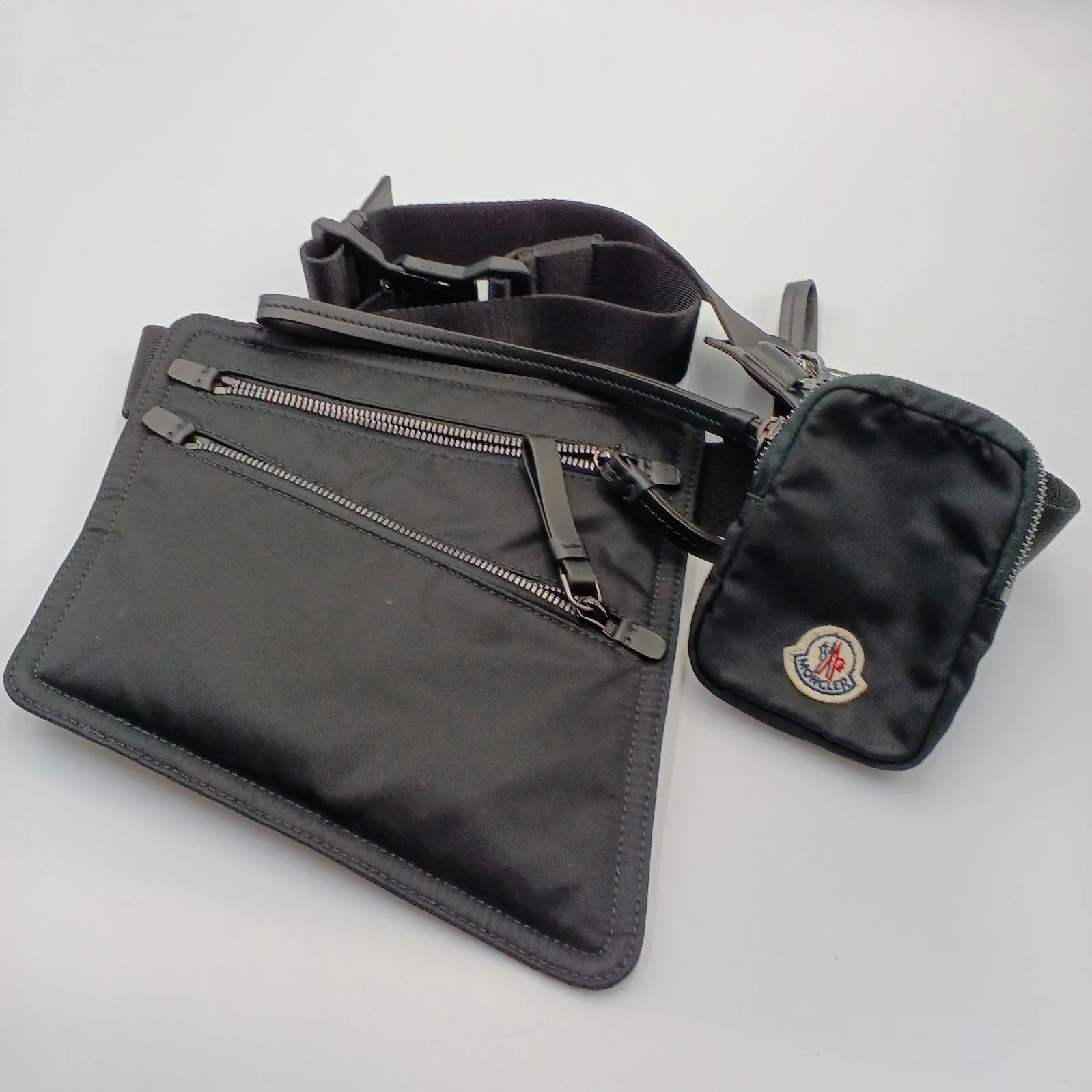 MONCLER モンクレール ナイロンショルダーバッグ ブラック グレー 