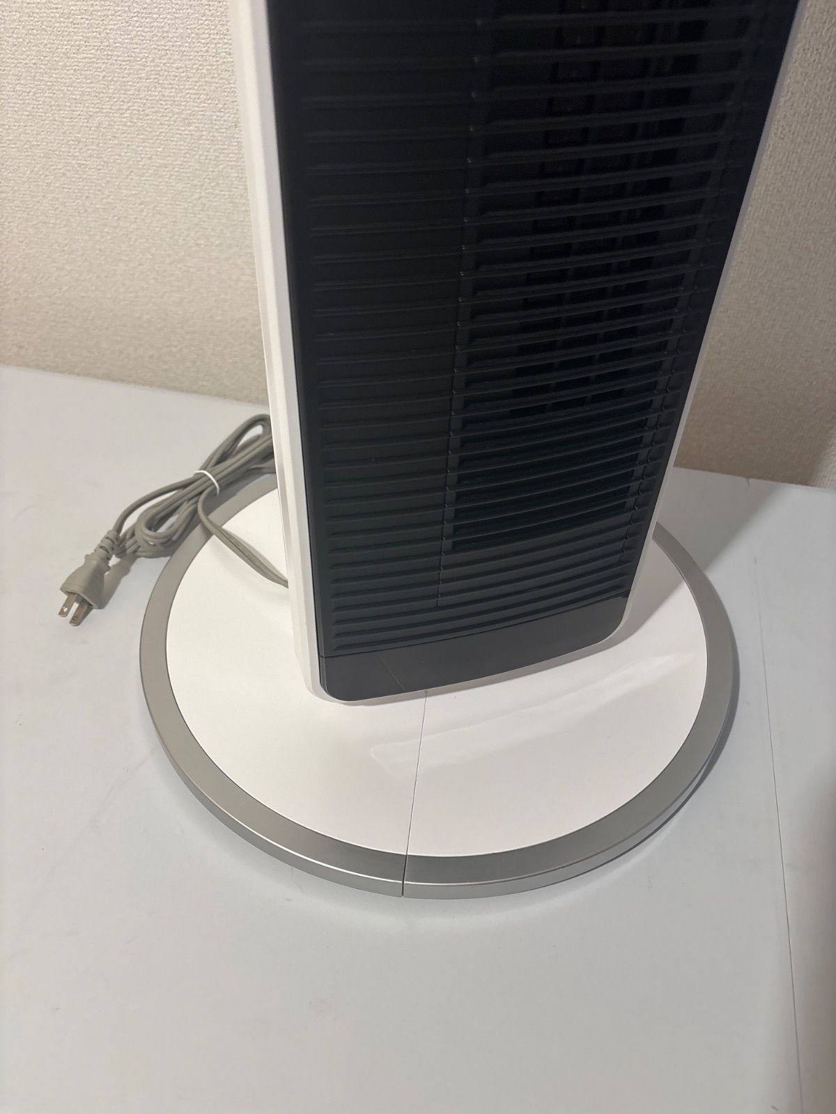 扇風機 ホワイト系