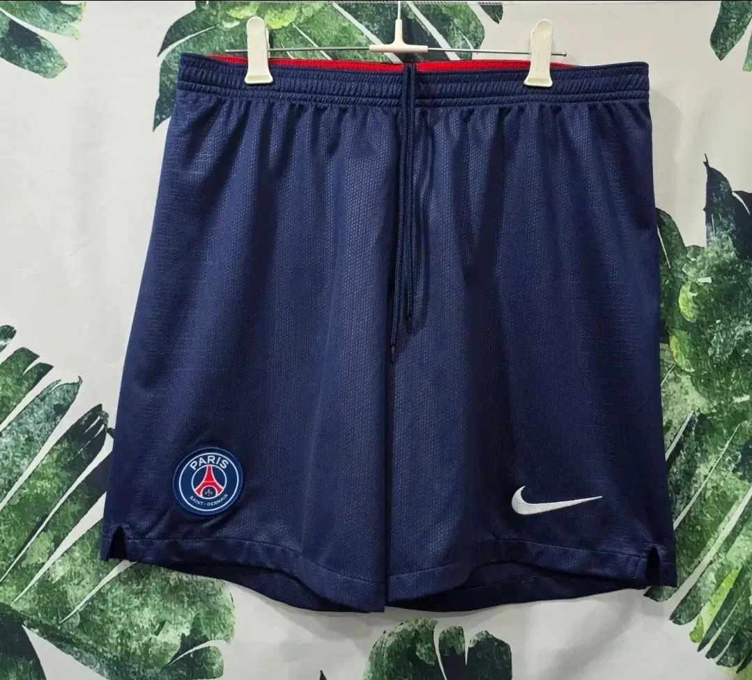 PSG Nike(ナイキ） ハーフパンツ M - メルカリ