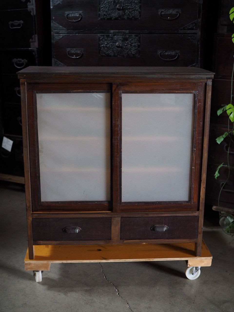 アンティーク脚付キャビネット 食器棚 昭和初期 古録展 品番S10802