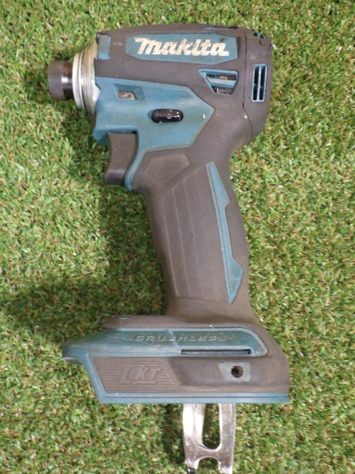 美品】MAKITA マキタ 充電式インパクトドライバー TD160D ブラック  