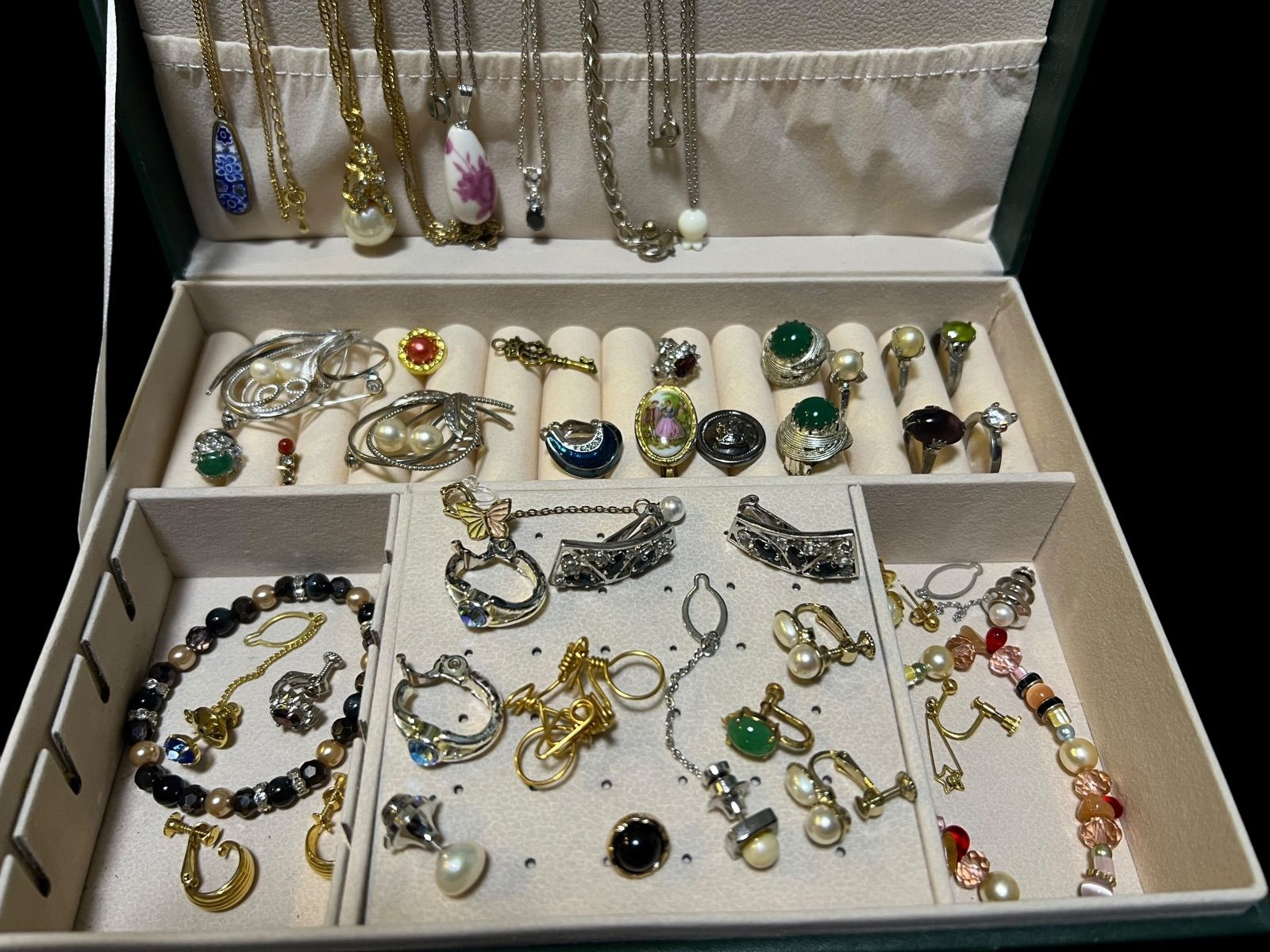 遺品整理 アクセサリーまとめ売り 2 アクセサリーまとめ売り 遺品整理