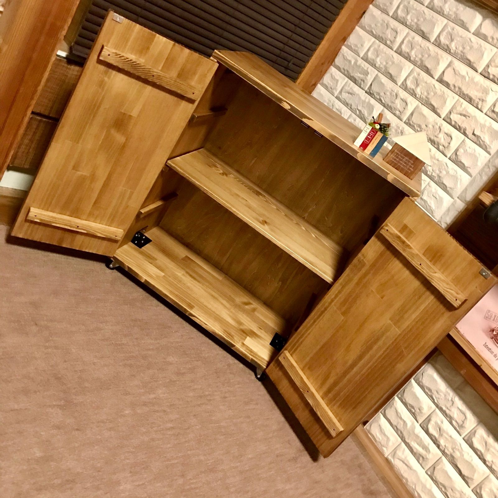 選べる3色塗装&9種類の取っ手】両開きスタイリッシュキャビネット 収納 