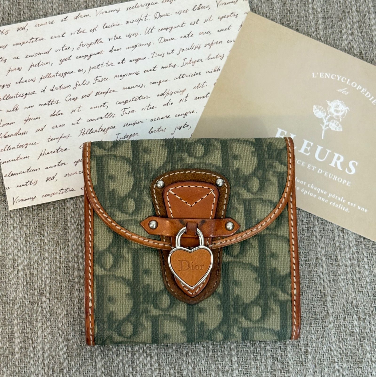 美品】クリスチャンディオール ロマンティック ウォレット 二