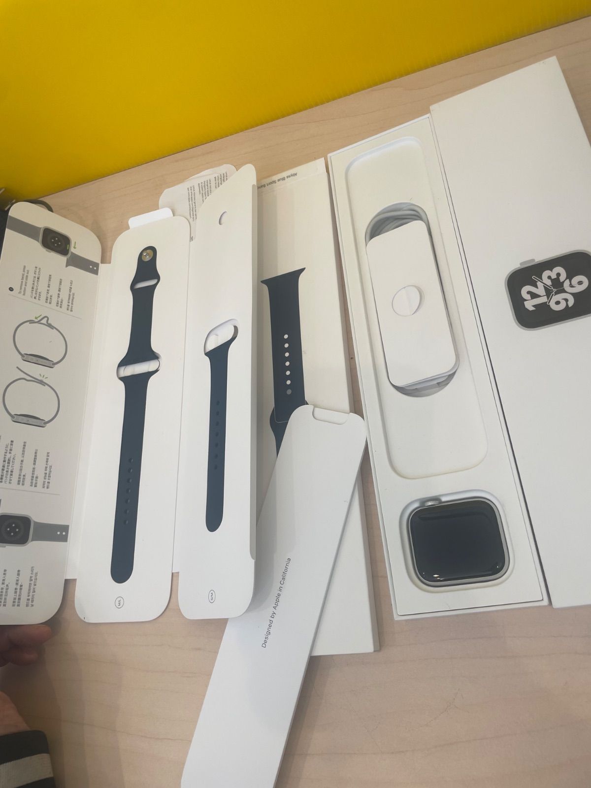 錬 A2352 アップルウオッチ SE 44MM 初期化済み 箱付き  Abyss Blue Sport Band Apple watch