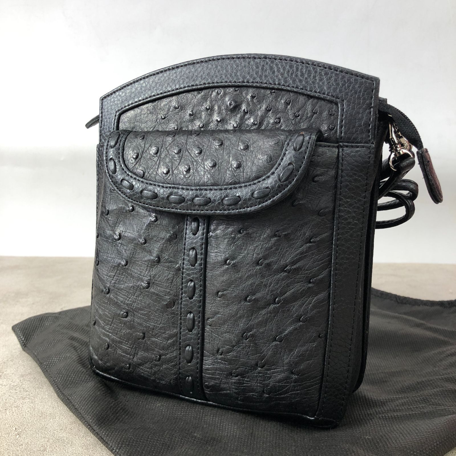 お値下✨新品未使用❣️オーストリッチ　ショルダーバッグ　黒 未使用級 パイソン×オーストリッチ ショルダーバッグ ブラック