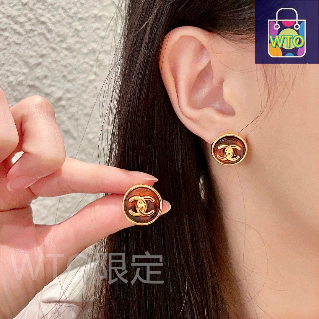 シャネル　ヴィンテージ　ピアス　マットゴールド✕べっ甲風【希少】 今日特価】Chanel ヴィンテージ アルファベットピアス 送料無料