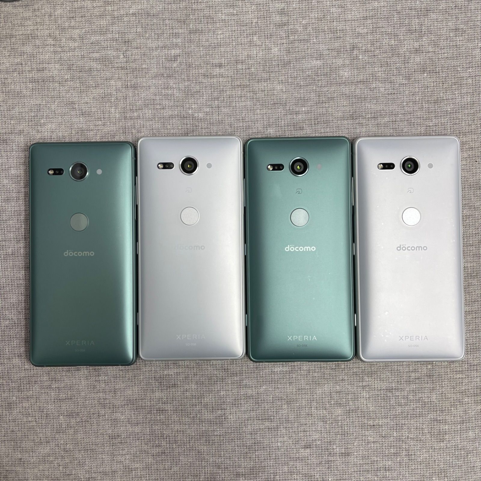 Sony Xperia XZ2 Compact 4台セット