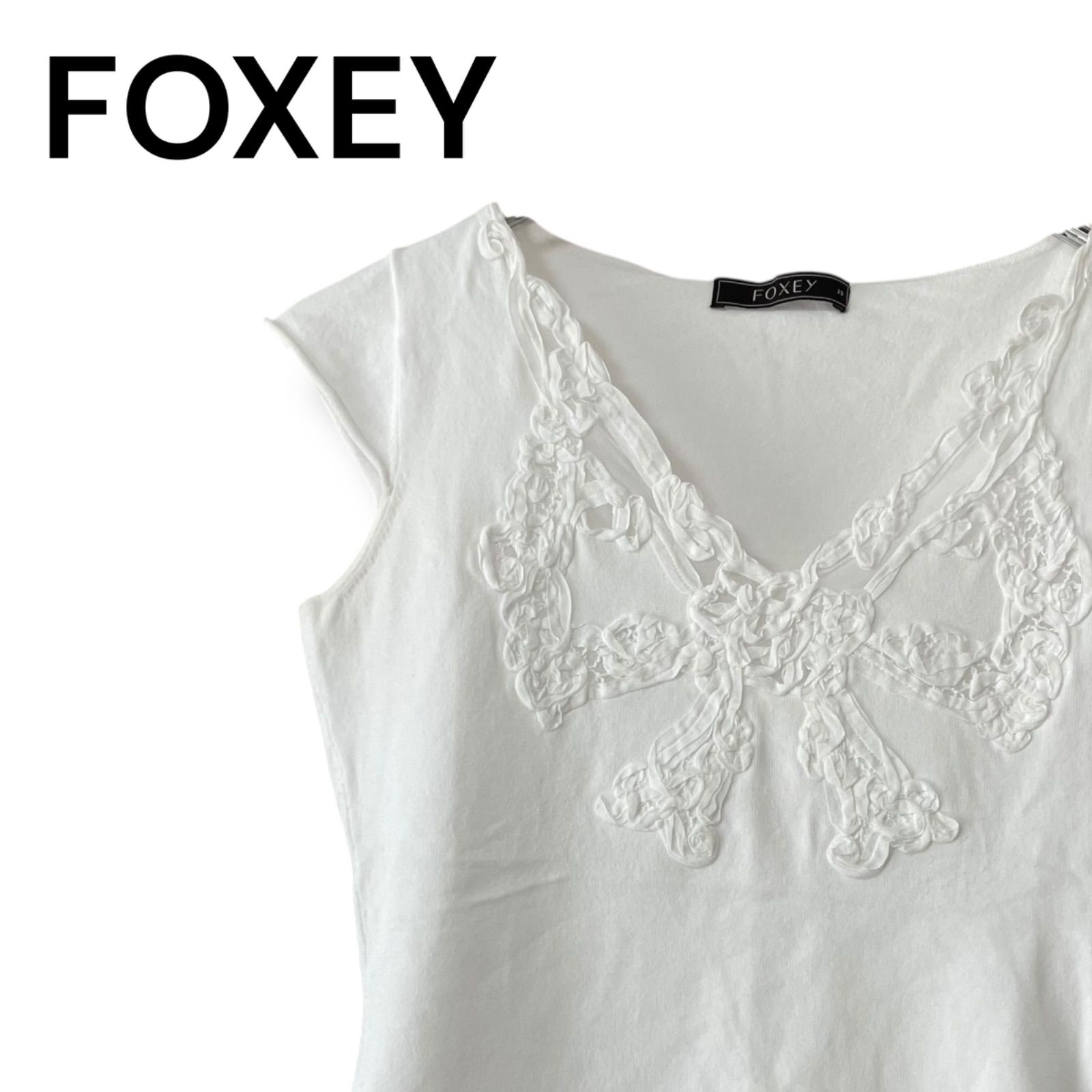 ファインレディ★美品フォクシー ロゴ刺繍 半袖 コントロール.C38 FOXEY フォクシー ホワイト 半袖トップス Vネック レース装飾