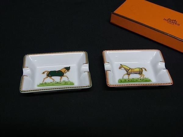 【美品】希少エルメスHERMESアシュトレイ2個セット!お箱付 灰皿 小物入 美品】希少エルメスHERMESアシュトレイ2個セット!お箱付 灰皿