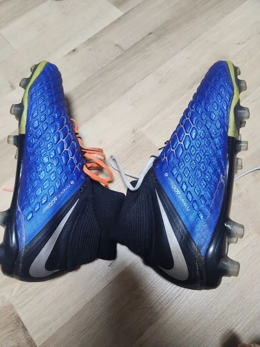 ナイキ ハイパーヴェノム