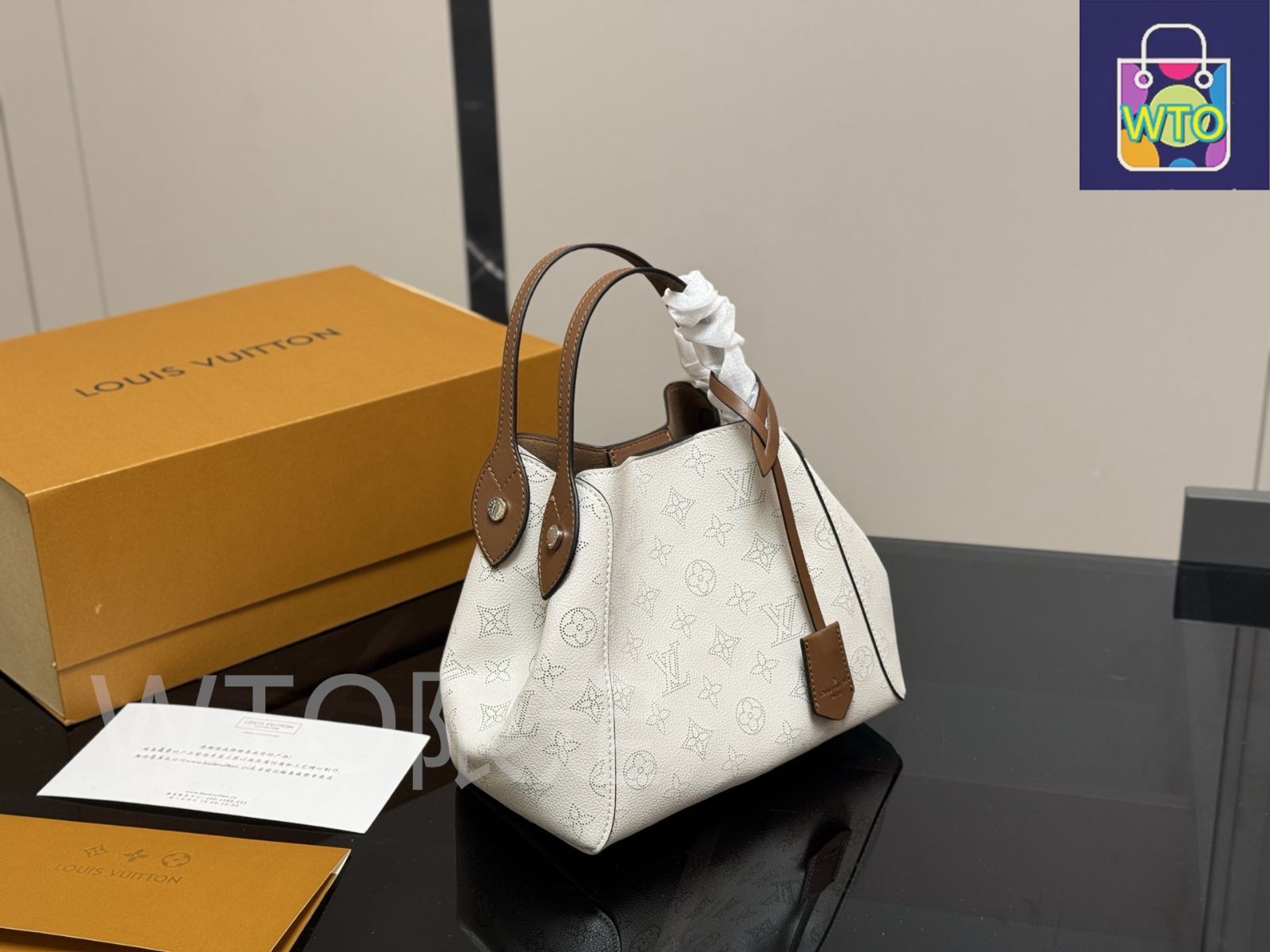 [LOUISQUATORZE]★ムーンムーントレンディ ホボバッグ★送料込 今日特価】Louis Vuitton Moon Goddess Bucket Bag