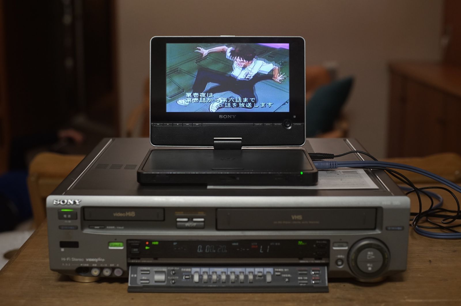 SONY Hi8/VHS Wデッキ 【 WV-TW1 】保証付完動美品 SONY Hi8⁄VHS Wデッキ  WV-TW1 保証付完動品
