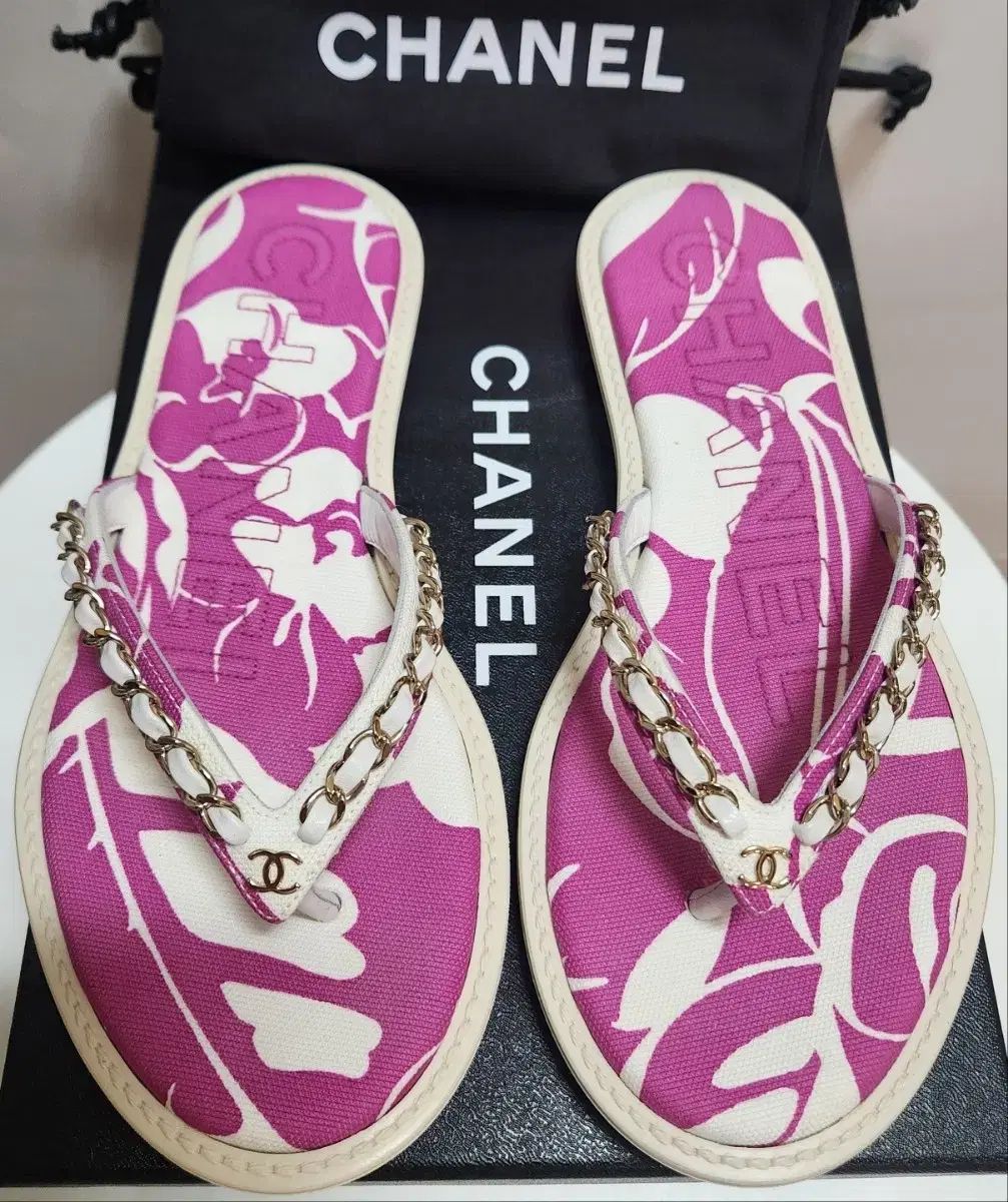 CHANEL(シャネル) ビーチサンダル サンダル スリッパ 白 ピンク 印刷 