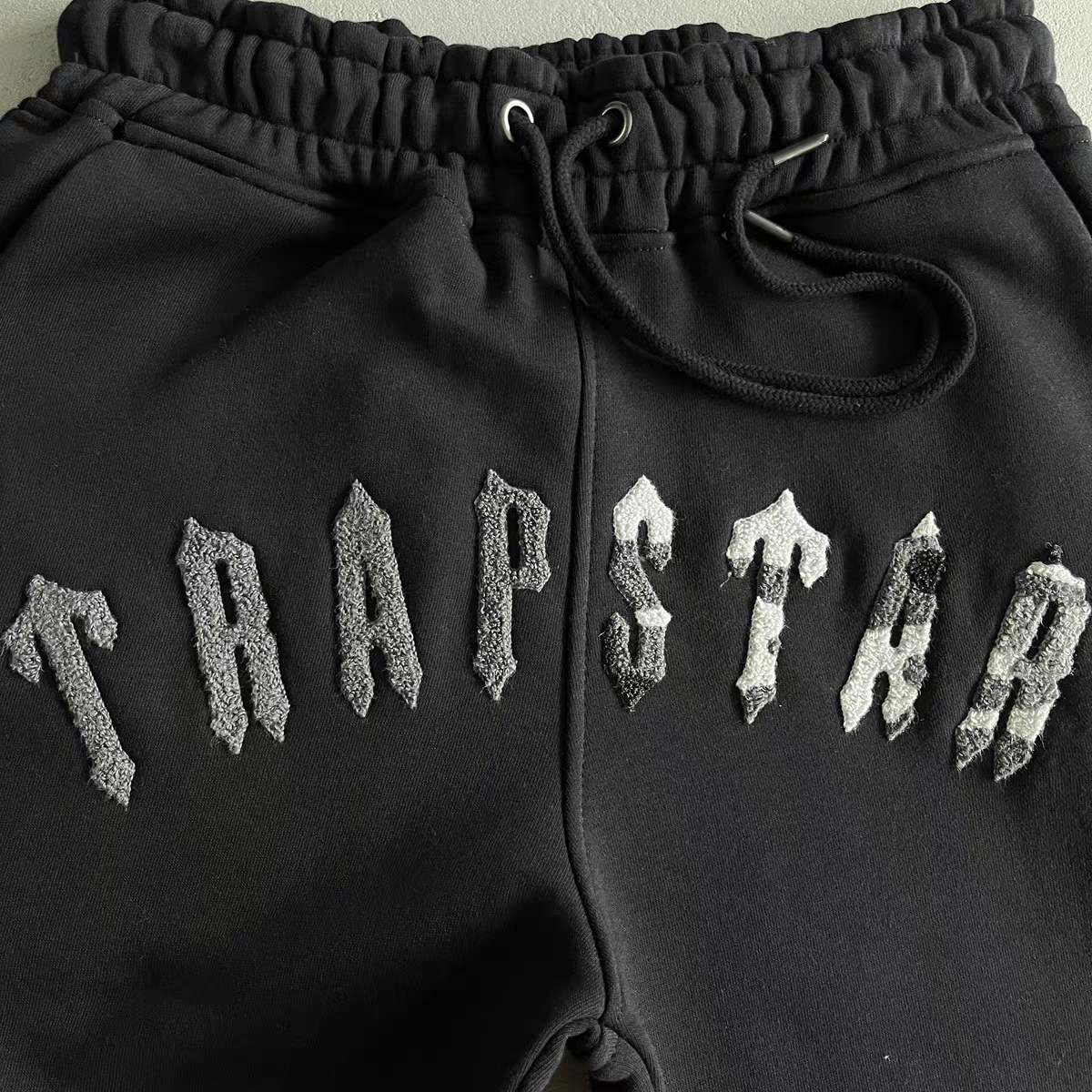 トラップスター Trapstar Central Cee セットアップ  M