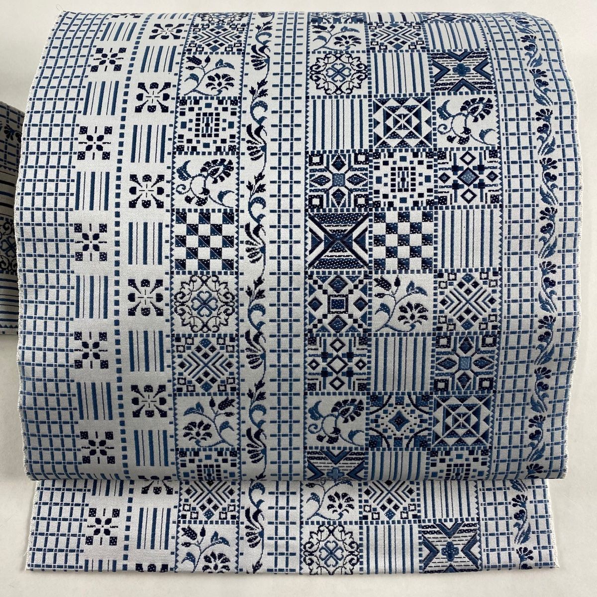名古屋帯 名品 八寸名古屋帯 草花 格子 灰白 正絹