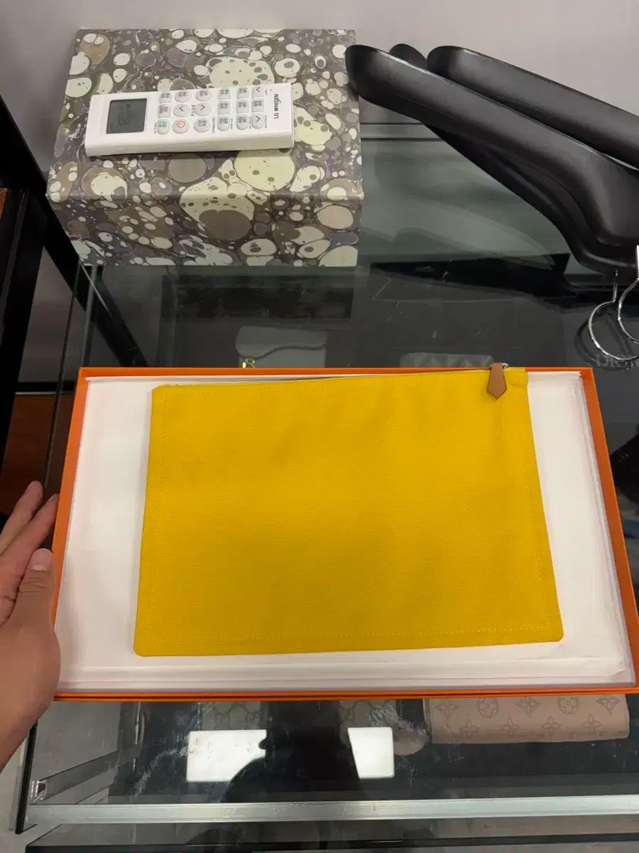 送料無料】 ヘドグレン レディース ハンドバッグ バッグ Eye Medium