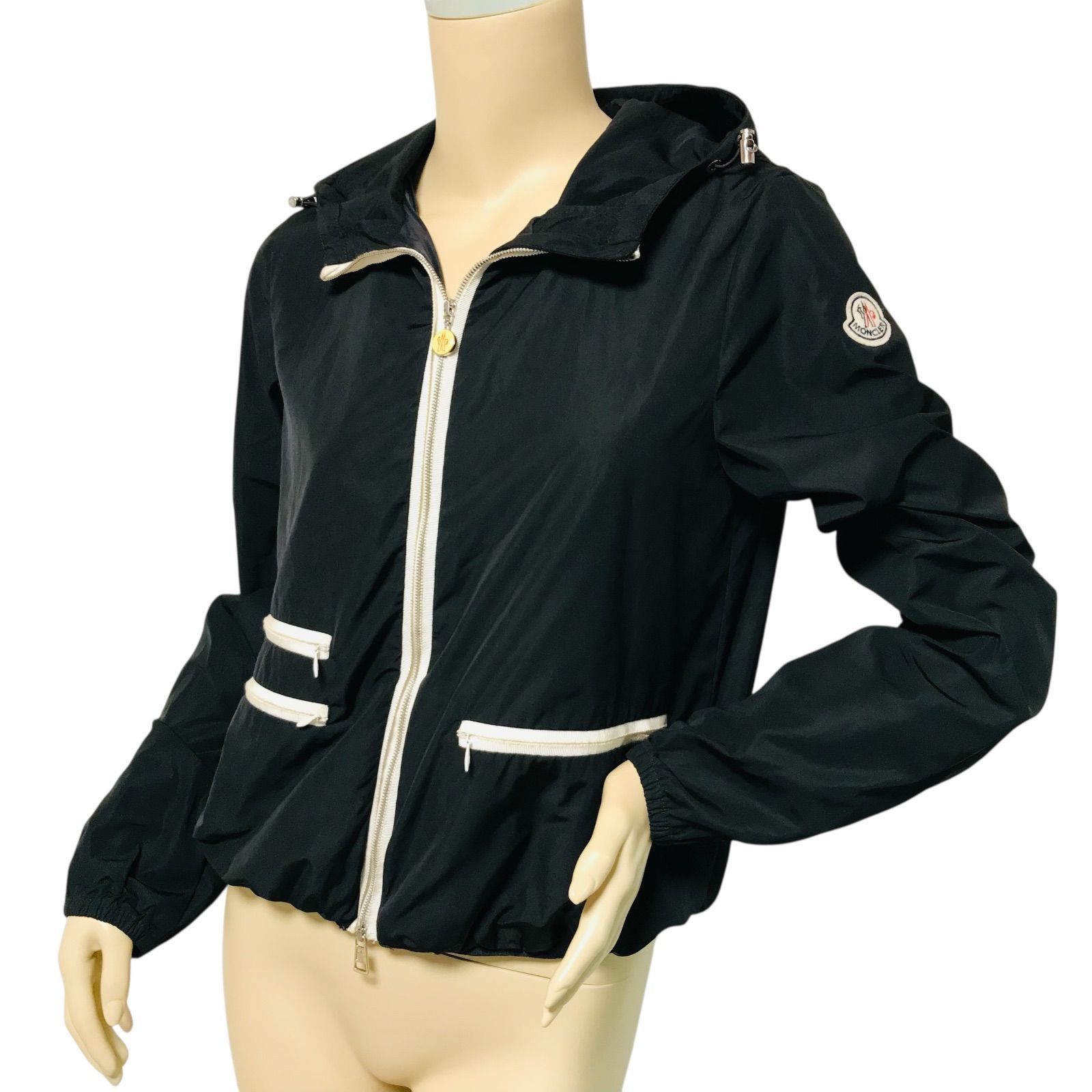 MONCLER モンクレール レディース ブランドアイコンワッペン フード フードストラップ付き 3ポケット ダブルジップ ナイロンポリコンビ ジャケット 1 ブラック アウター 上着 秋冬物 カジュアル ブランド