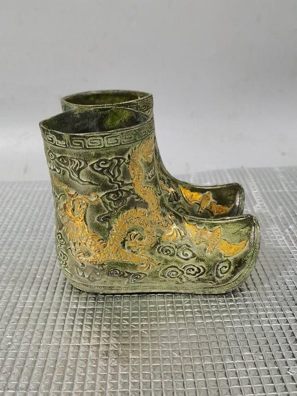 銅 細工 彫刻龍鳳靴  鎏金銅靴 銅器銅靴 装飾品 現代工芸品  美術品  置物 銅 細工 彫刻龍鳳靴 ?金銅靴 銅器銅靴 装飾品 現代工芸品 美術品
