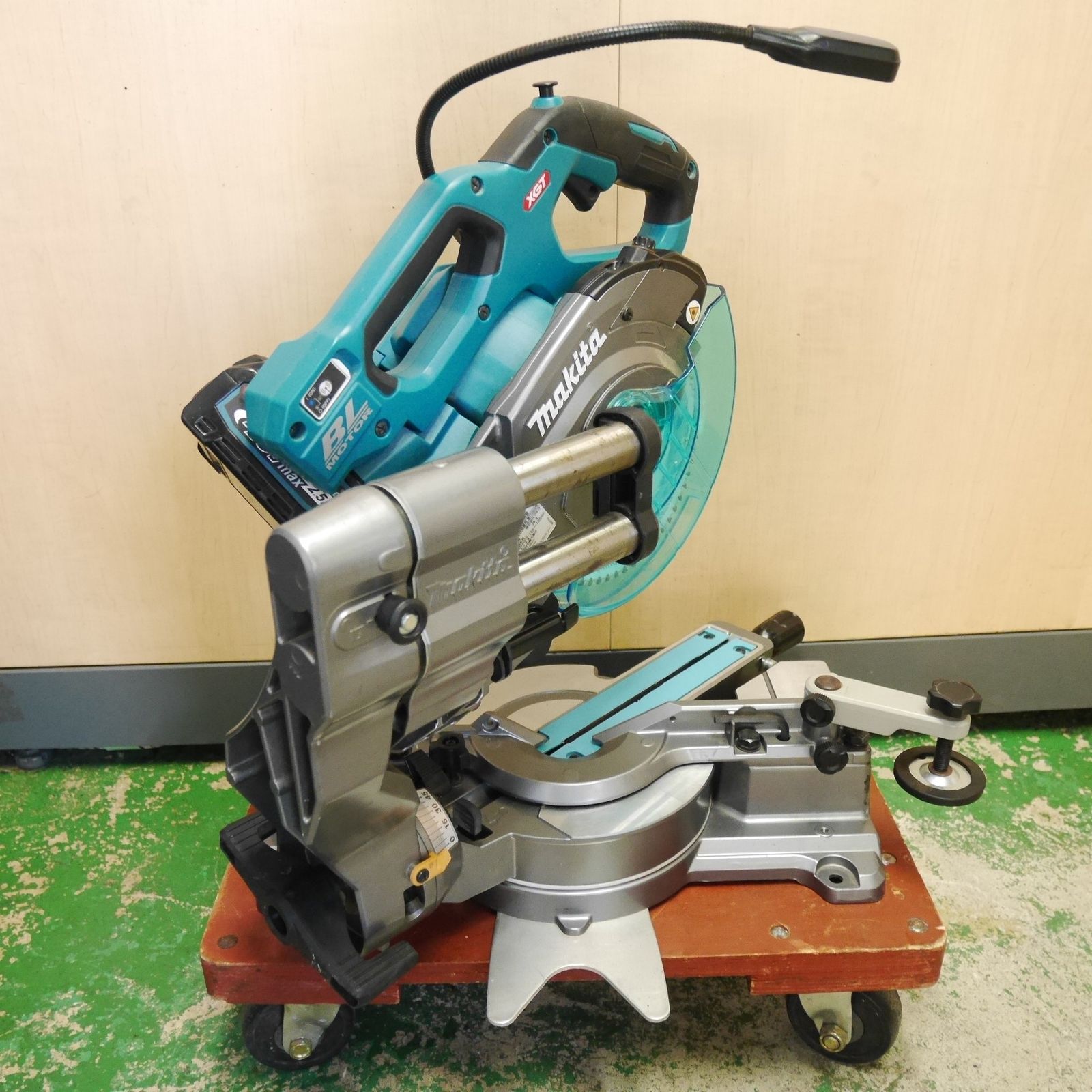 キレイ マキタ 165mm 充電式 スライド マルノコ LS001G 電動 工具 切断機 丸のこ 丸ノコ 丸鋸 木工用 makita