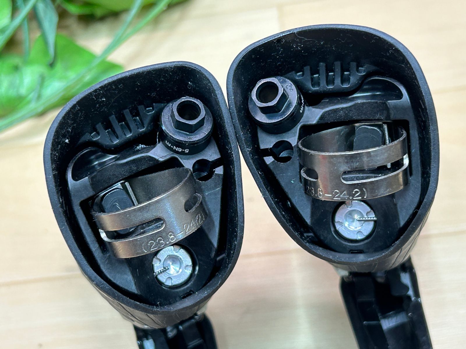 イチ推し!! 極上品!! SHIMANO ULTEGRA ST-R8020 2×11s DISC 564g