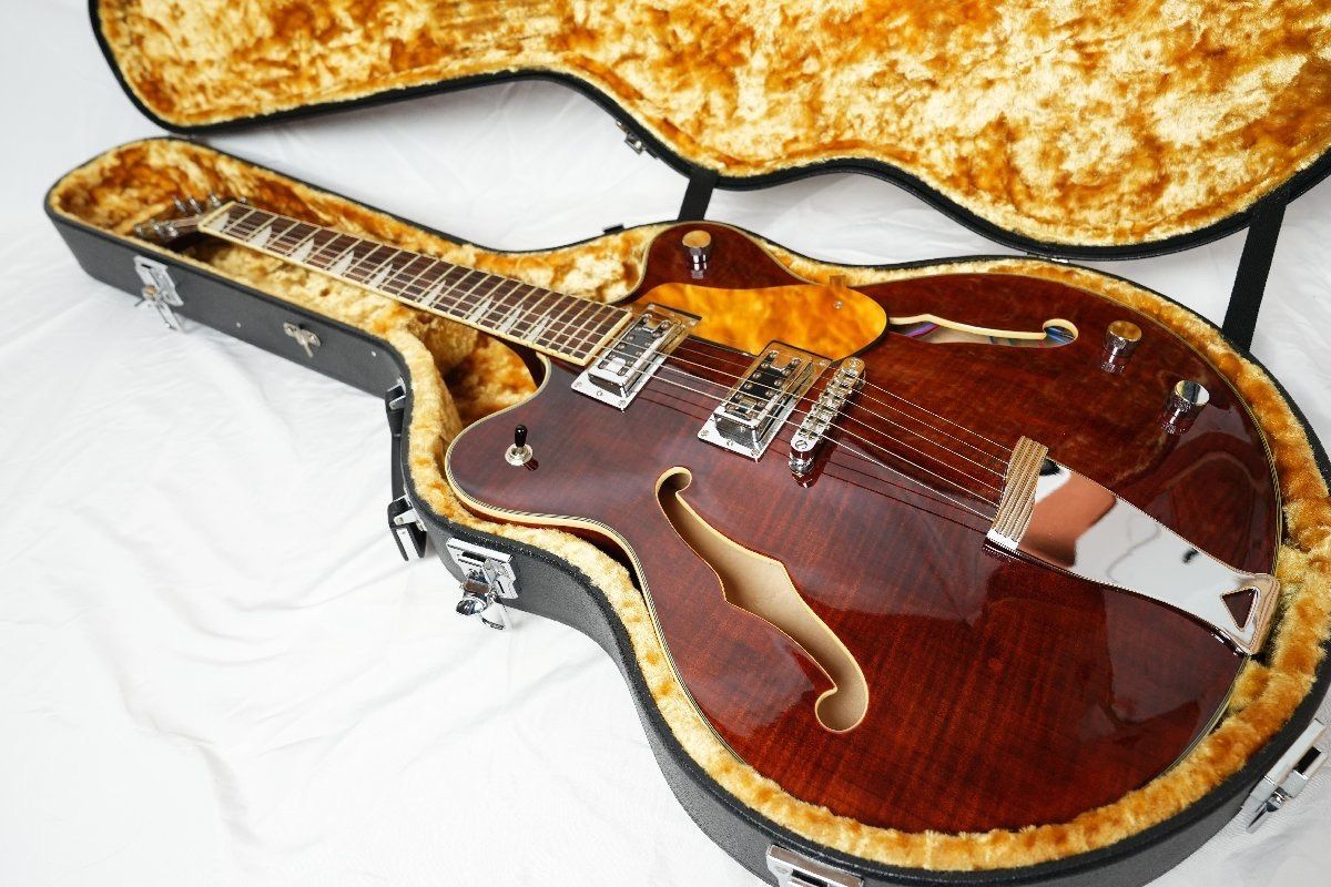 Eastwood Classic 6 セミアコ　専用ケース付き Eastwood Classic 6 セミアコ 専用ケース付き ☆EASTWOOD GUITARS
