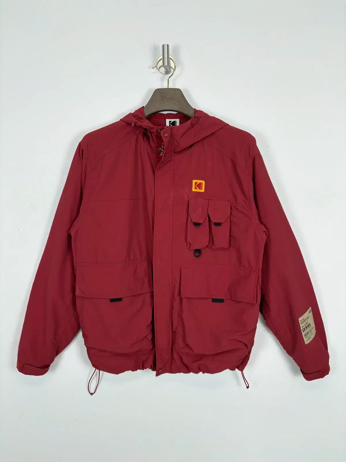XL KODAK KODAK コダック ESSENTIALS エッセンシャルズ ミニ ロゴ レッド フード ジャケット CK9399