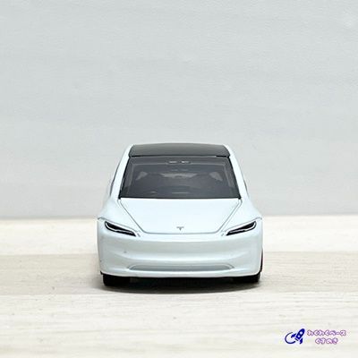 ミニカー　1/18 テスラ モデル 3(ホワイト) 「Lucky Stepシリーズ」 [TOPLS074C] 新品 TOPLS074A TOPMARQUES 1/18 テスラ モデル 3 レッド