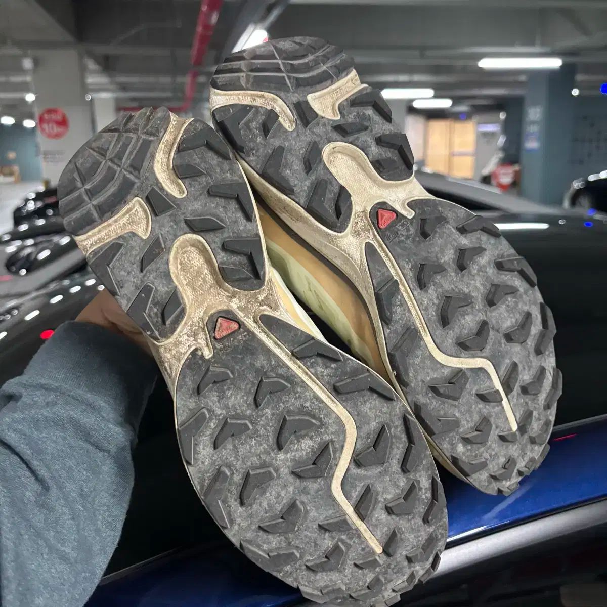 SALOMON サロモン