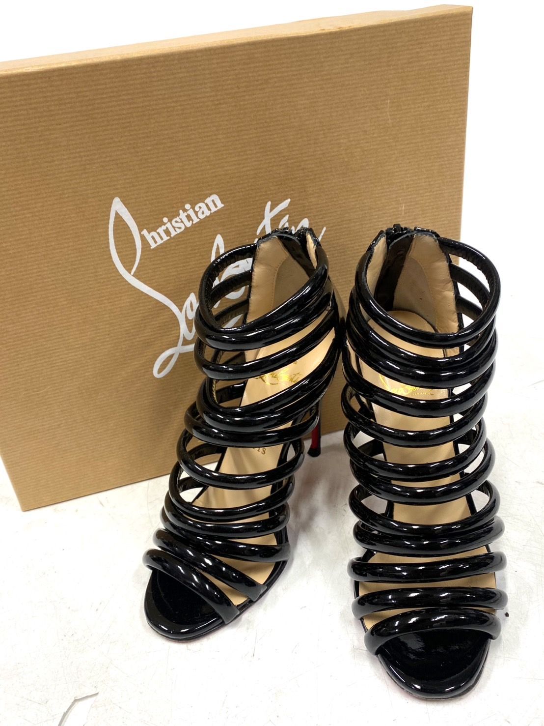Christian Louboutin クリスチャン ルブタン オープントゥ ハイヒール サンダル エナメル 黒 き zz032902