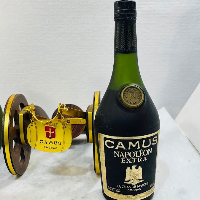 カミュ　ナポレオン3本 &砲台⭐︎エクストラ・グランマルキ・ヴィエイユリザーブ カミュ ナポレオンエクストラ グランマルキ 砲台付 - メルカリ