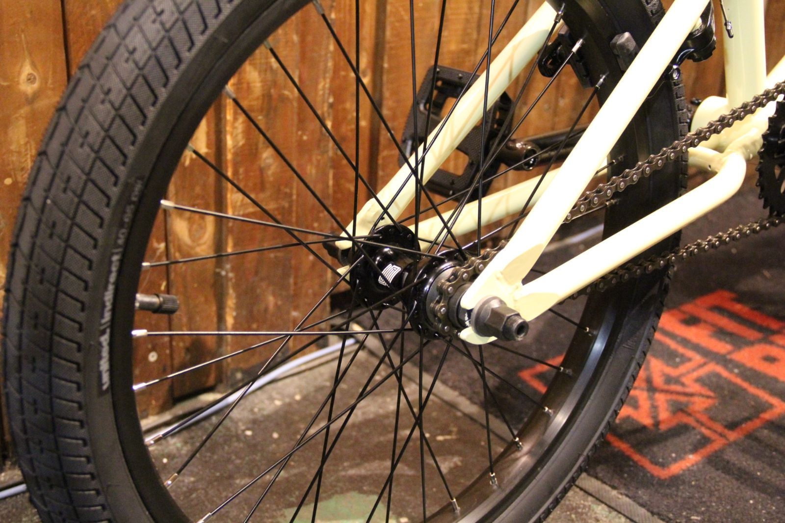 自転車本体 BMX UNITED MOTOCROSS GLOSS SAND BMX 20 ストリート】UNITED MOTOCROSS GLOSS SAND 送料無料 - メルカリ