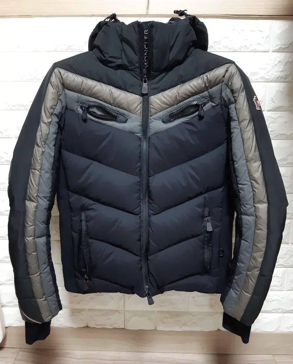 MONCLER(モンクレール) ダウンジャケット グルノーブル