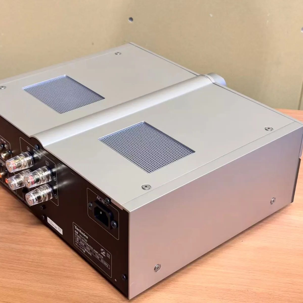 エキサイティングな ♥ 展示品 パナソニック Technics SU-C700 シルバー プリメインアンプ