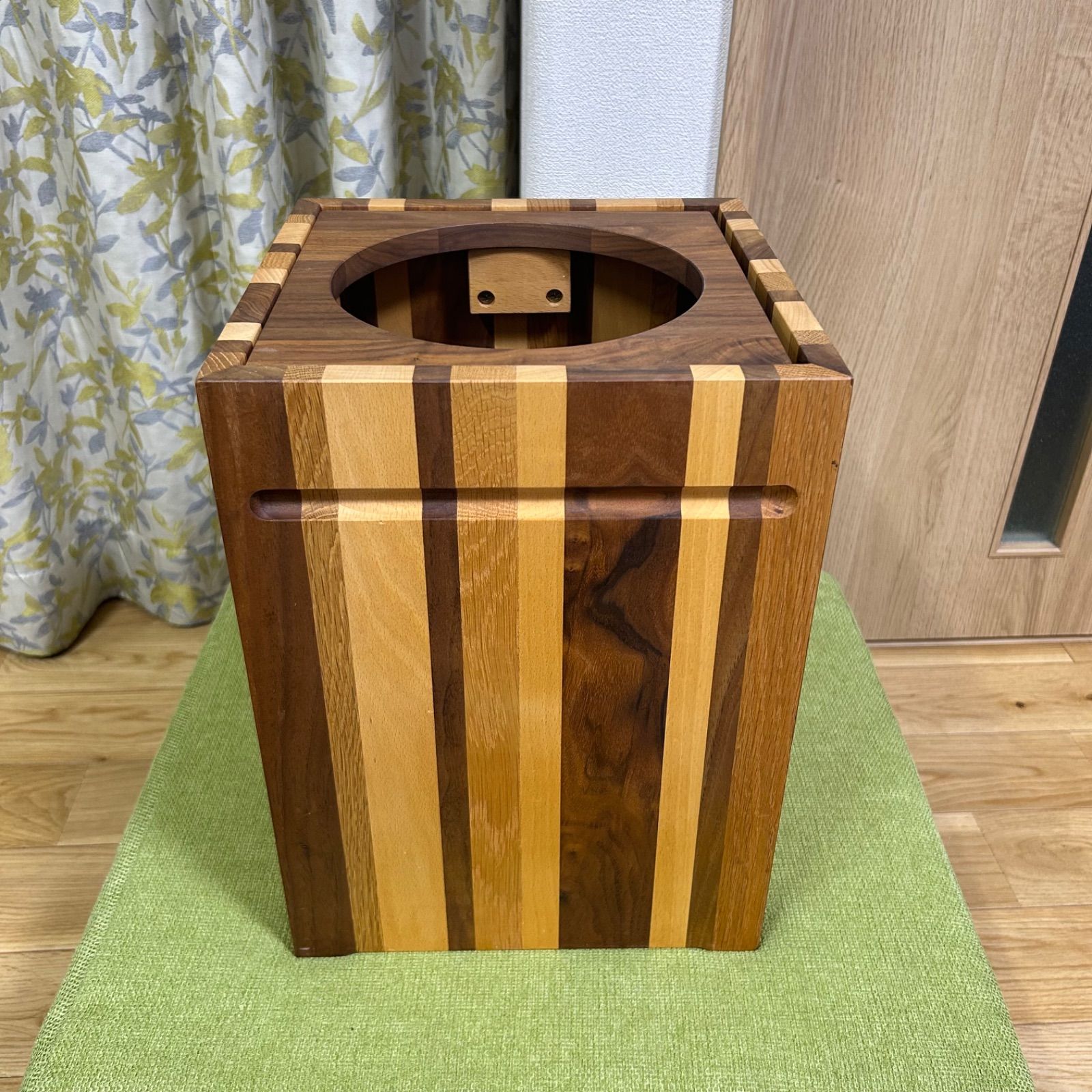 Latree ラトレ ONEシリーズ 無垢 ゴミ箱 ダストボックス 天然木 無垢材 木製 オイル仕上げ 感 飛騨家具 株式会社HIDAKAGU