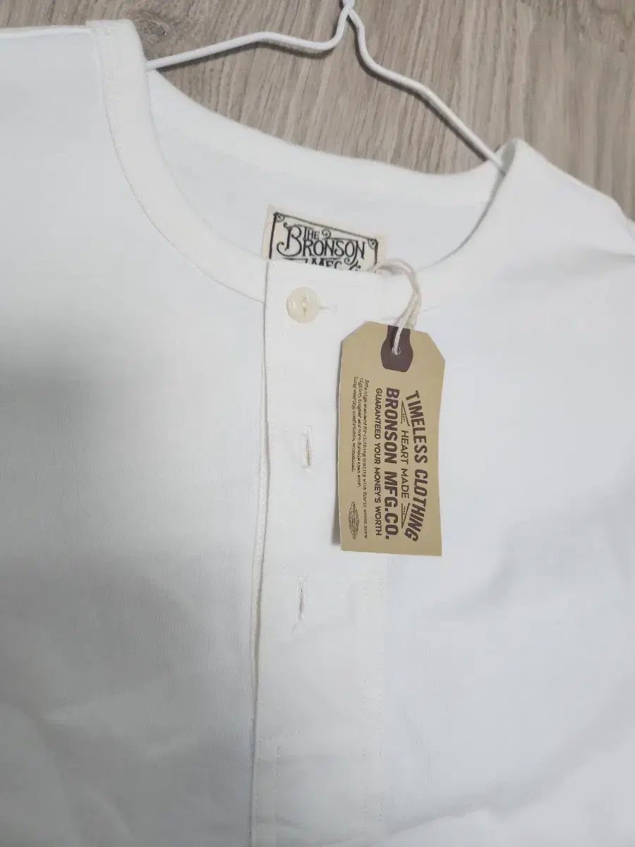 【雷市場（ポンジャン）商品韓国直送】BRONSON ヘンリーネック 半袖 L ミルキーホワイト 新品