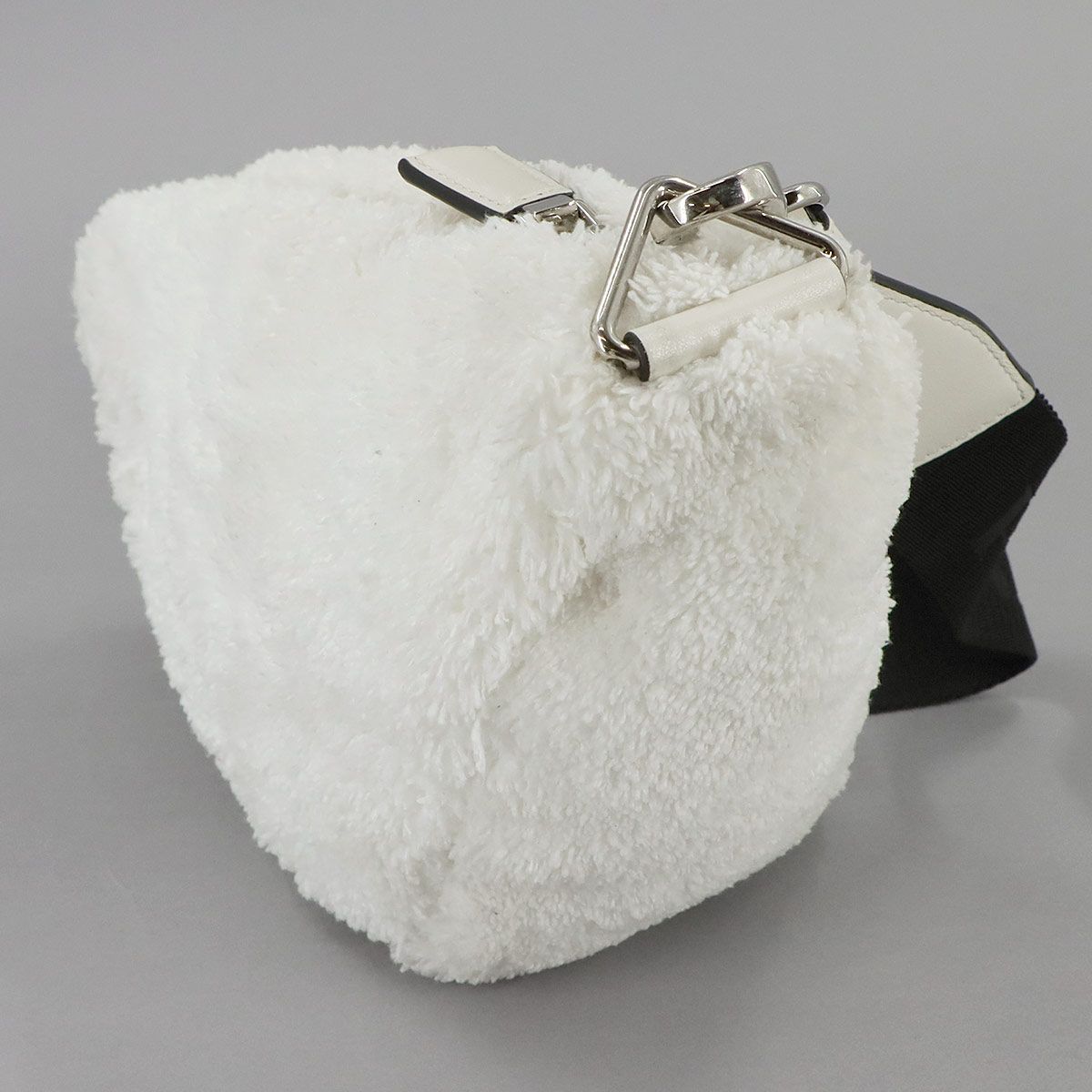 PRADA トライアングル ショルダーバッグ ポーチ付き パイル ホワイト