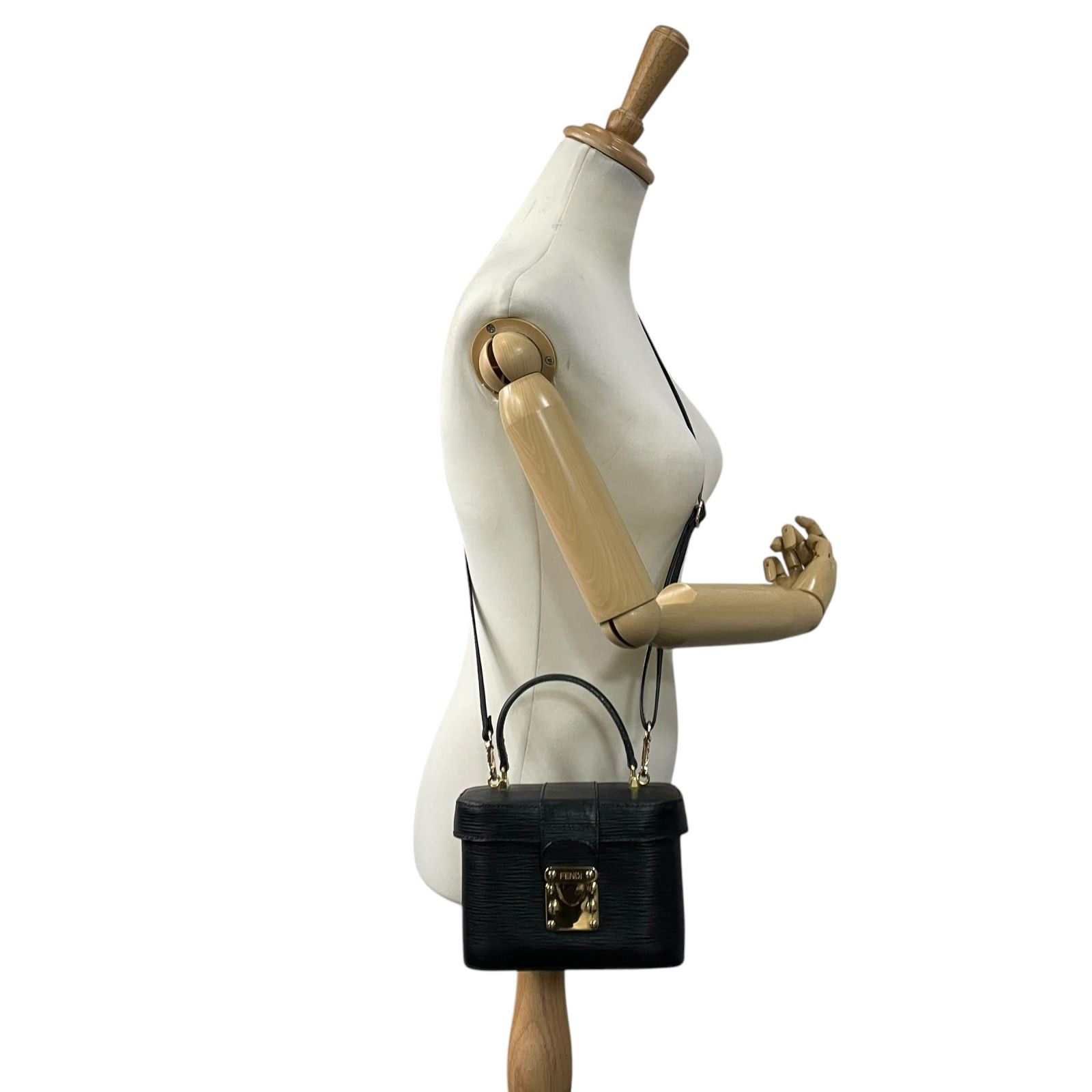 美品】FENDI フェンディ ヴィンテージ エピレザー 黒 ブラック