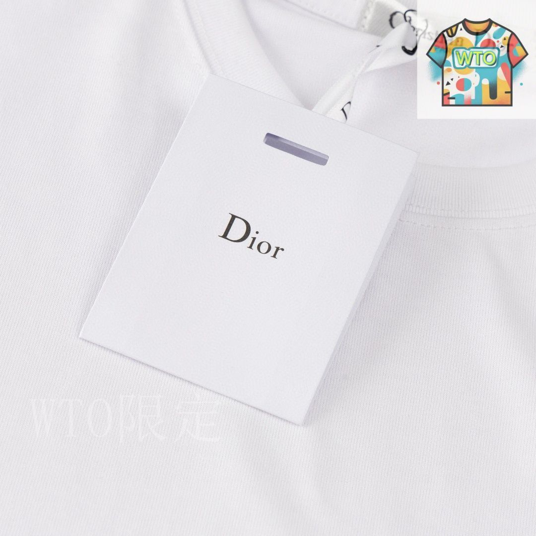 メルカリで買ったDior ホワイト ロゴ刺繍 スウェット、トレーナー、ほぼ新品 2025年最新】Christian Dior レディース トレーナー・スウェット