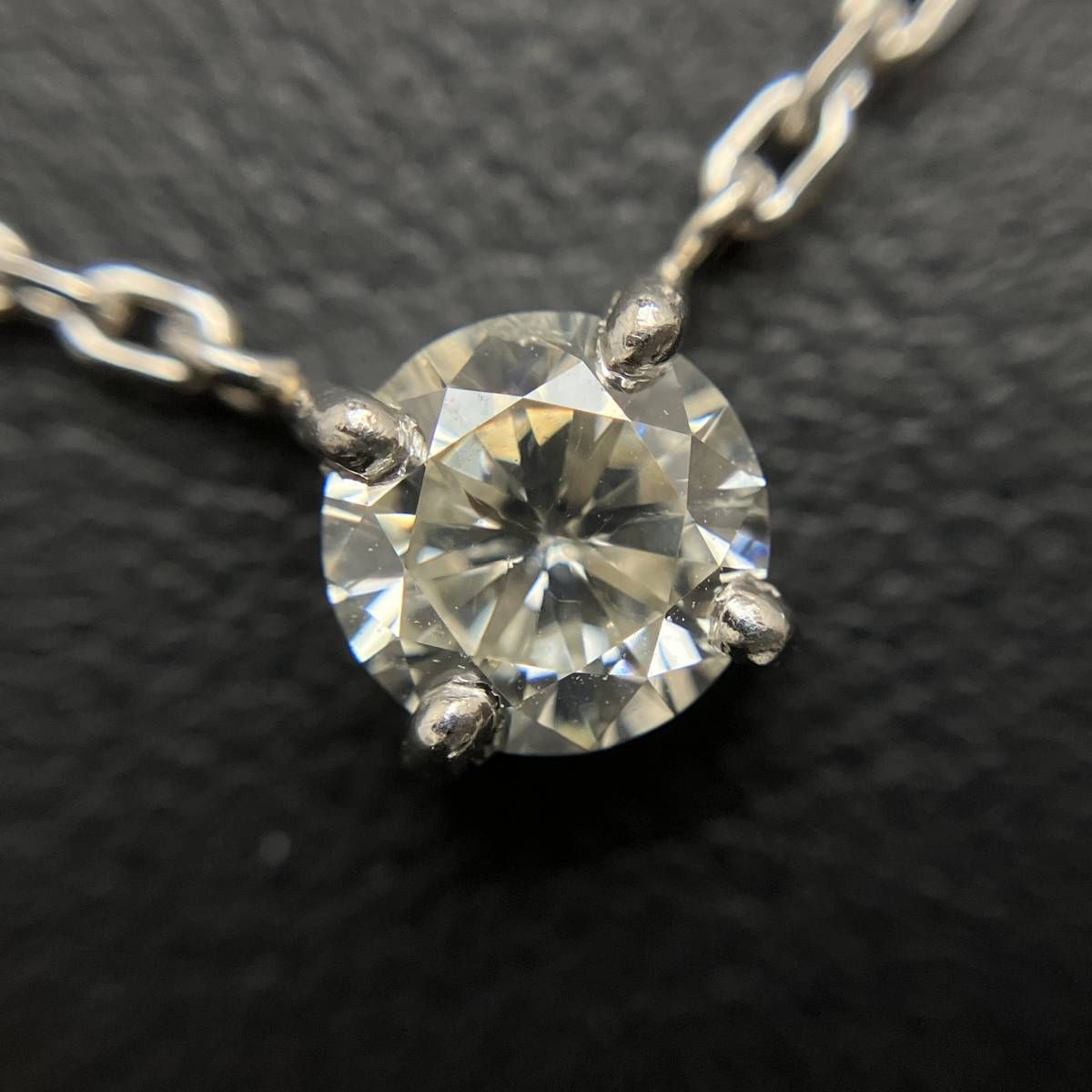 鑑定書付き 一粒 ダイヤ 0.57ct デザイン ネックレス Pt850 41cm 4.5g プラチナ - メルカリ