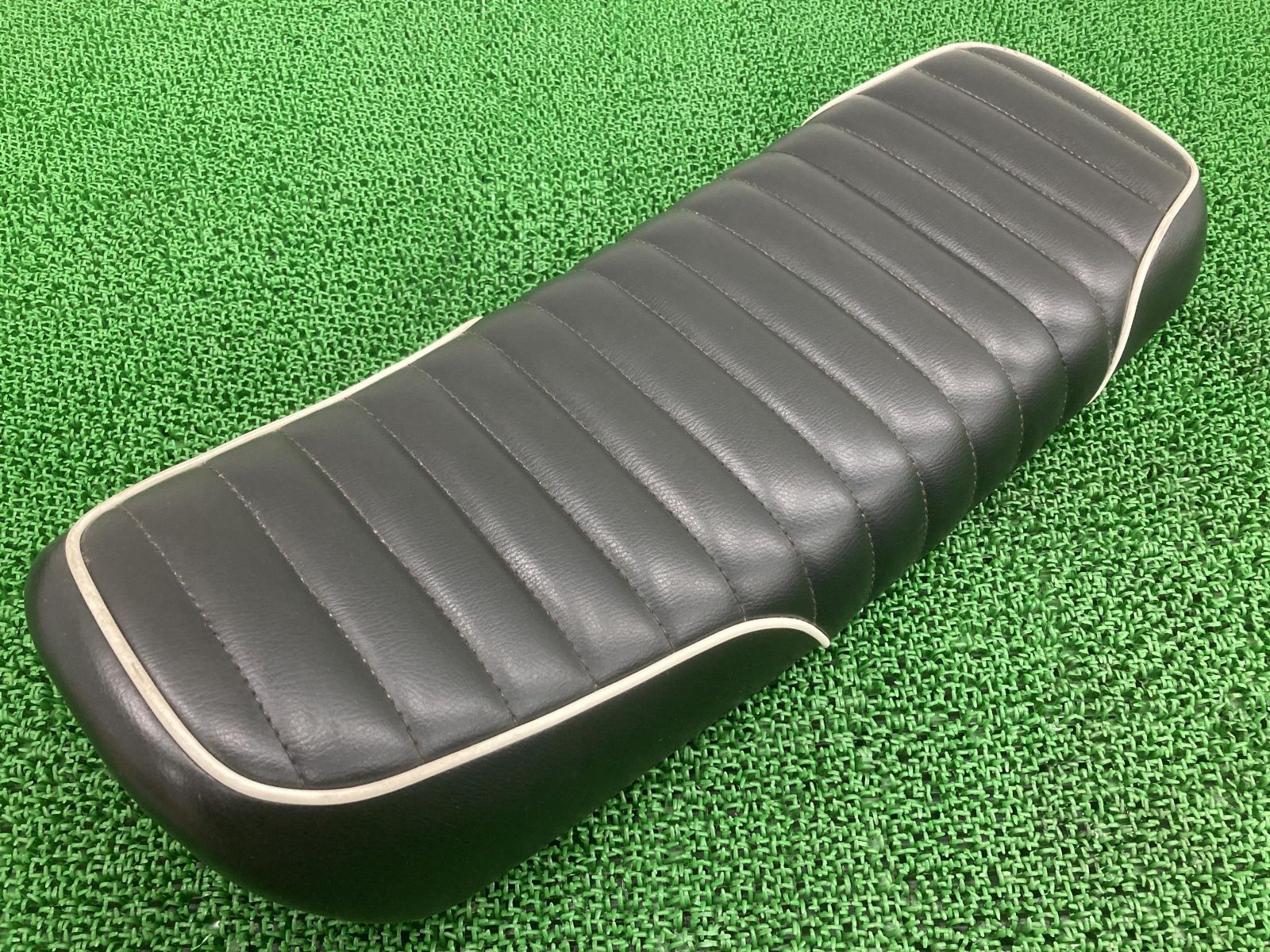 NITRO　HEADS　ナイトロヘッズ　シート Nitro Heads ナイトロヘッズ シート ドゥカティ スクランブラー Nitro