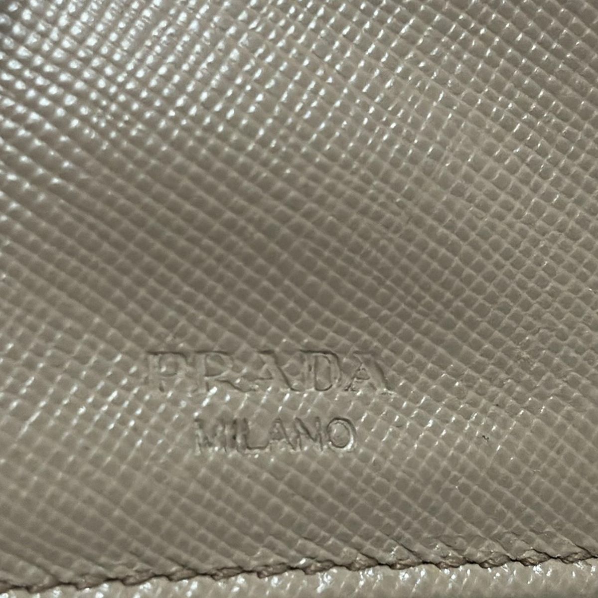 【myumyu】PRADA ベージュレザー 名刺入れ myumyu様専用】PRADA ベージュレザー 名刺入れ
