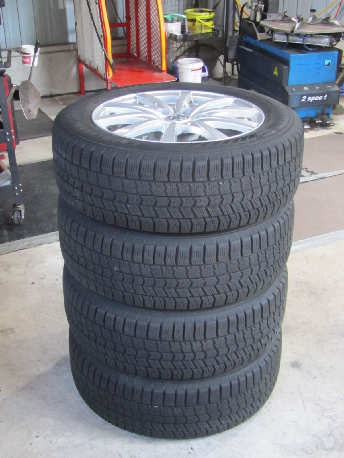 最終値下げ！ホンダ アコードCR6 17インチ スタッドレスタイヤセット ホンダ アコードCR6 17インチ スタッドレスタイヤセット 大特価