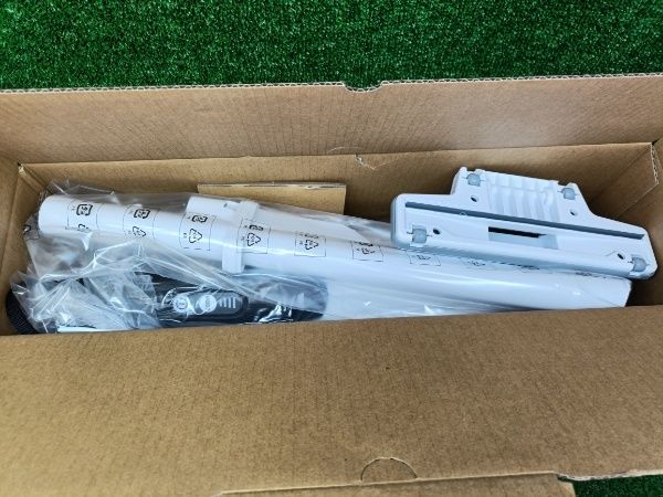 ◎マキタ Makita 充電式クリーナ 白 40Vmax バッテリ 充電器別売 CL001GZW 長期