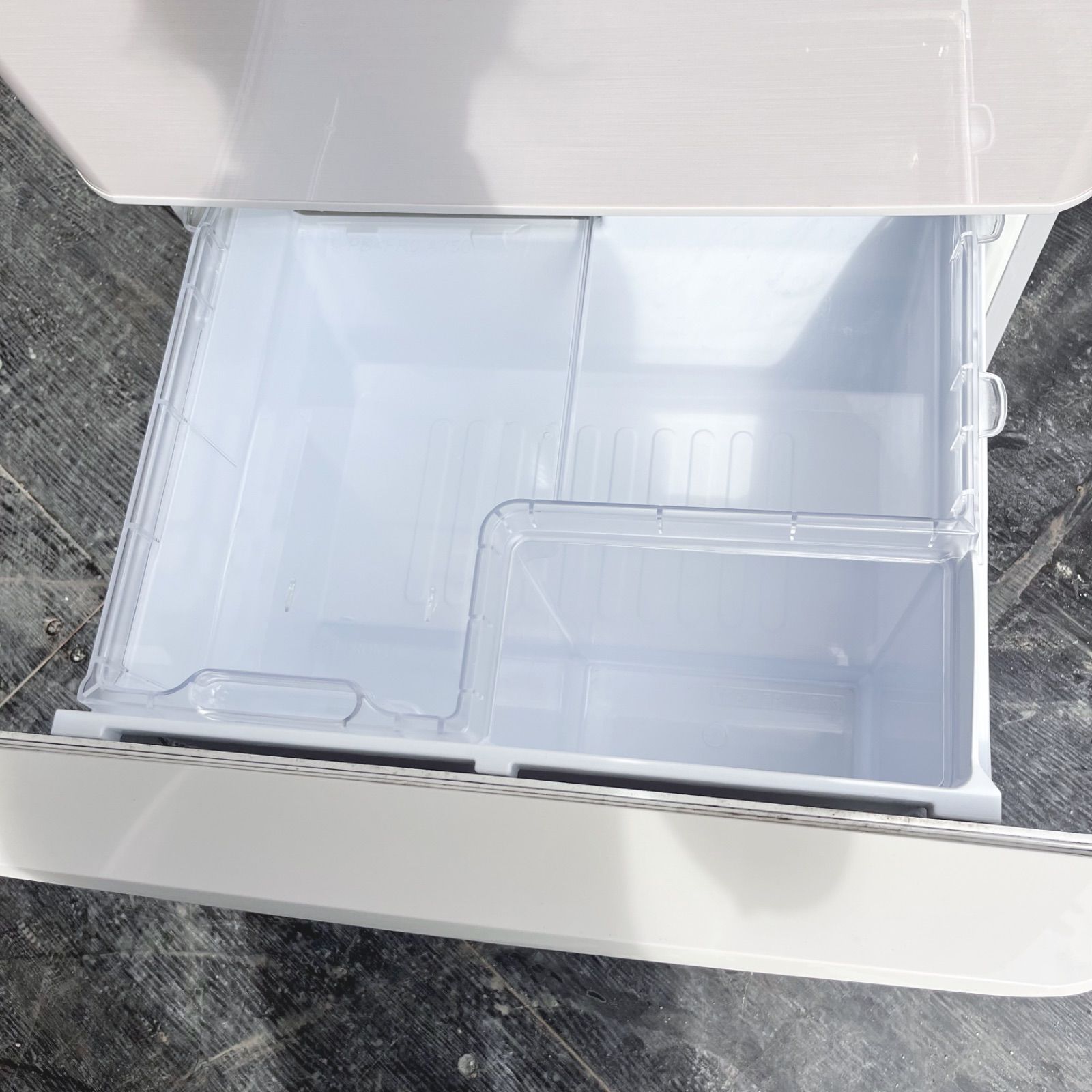 136取付無料！SHARPプラズマクラスター搭載 自動製氷付き5ドア冷蔵庫