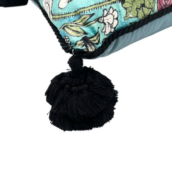 ○ グッチ GUCCI クッション 日本限定品 ヒグチユウコ ブルー 水色 白