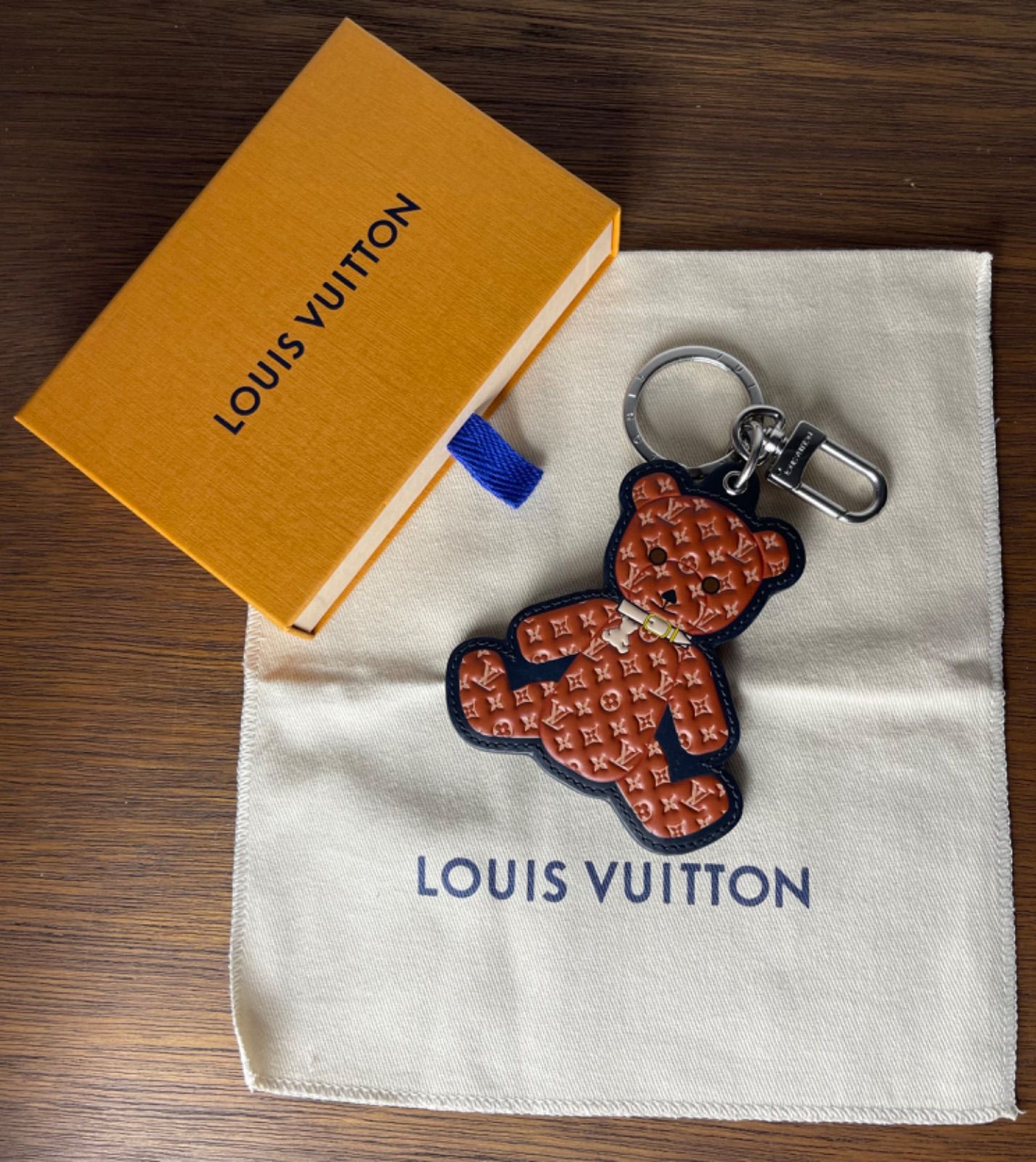 LOUIS VUITTON ルイヴィトン キーホルダー ポルトクレ テディベア