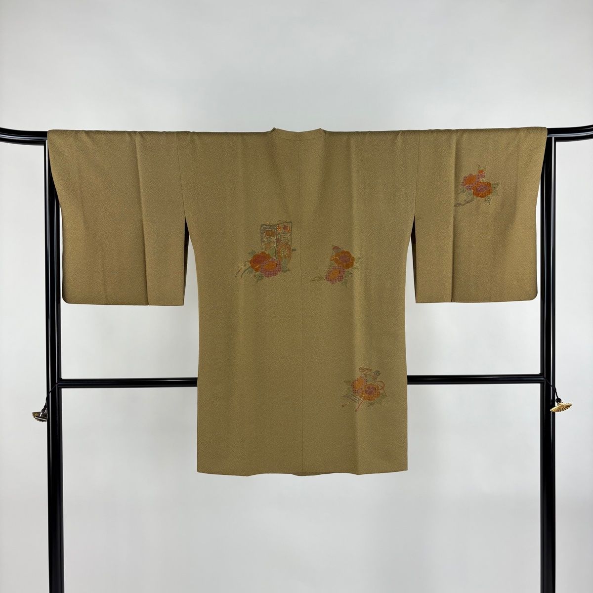 道行 身丈89cm 裄丈65cm M 和装コート 角衿 草花 御所車 刺繍 山吹茶色 正絹 秀品