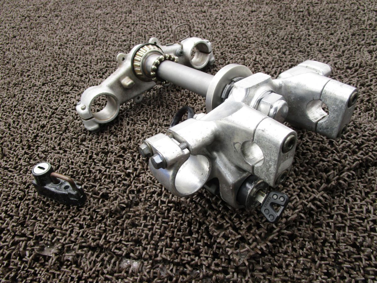 ブロンコ トップブリッジ ステム メインキーセット ▲A6739 5BT ヤマハ 5BT BRONCO キャブ車